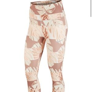 Nike Women's Dri-Fit Botanical Leggings size M, NWT